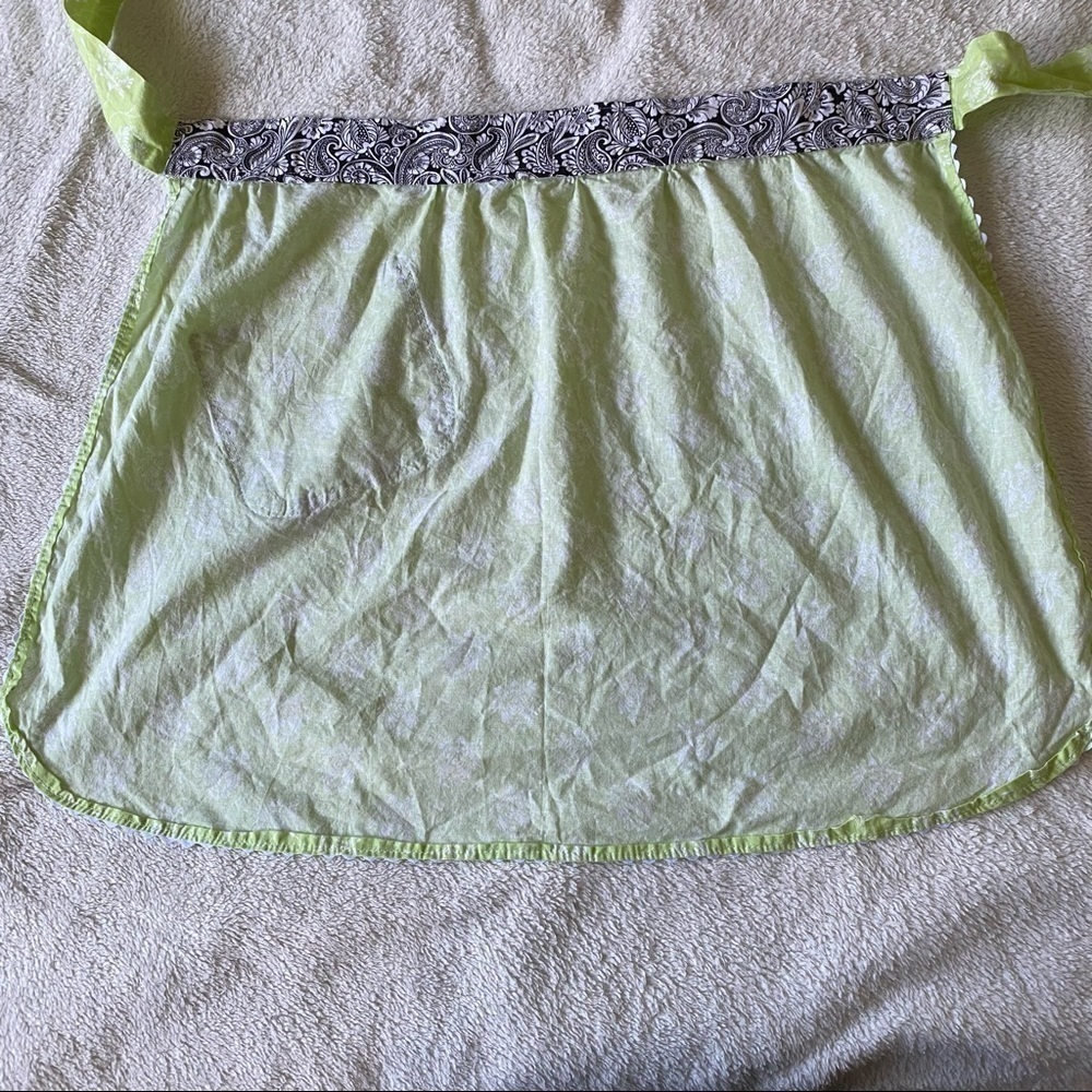 Pale Green retro half apron with black and white accents​​​​​ - Picture 4 of 4